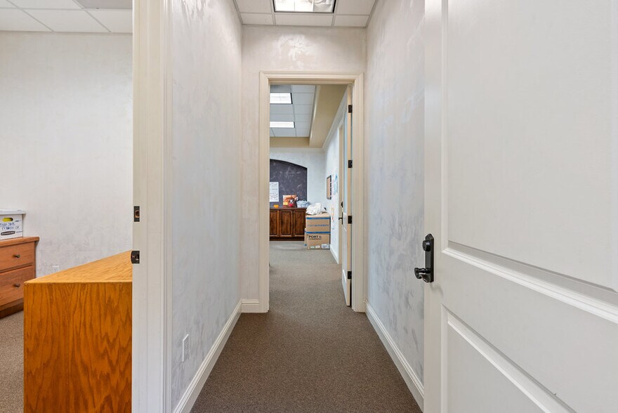 More Photos Of 829 San Benito St, Hollister Office For Sale