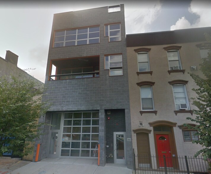 More Photos Of 74 N 8th St, Brooklyn Storefront Retail Office For Lease