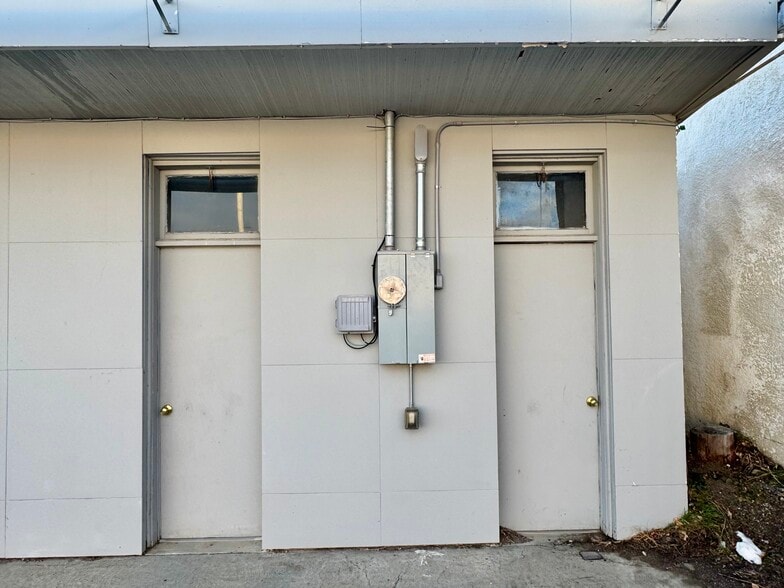 More Photos Of 100 Main St, Cut Bank Warehouse For Sale