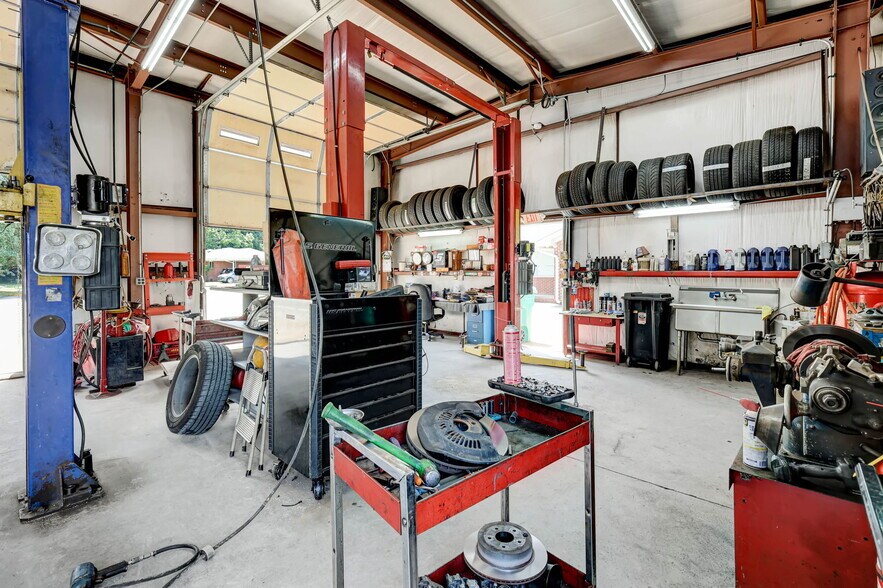 More Photos Of 1208 Atlanta Hwy NW, Auburn Industrial For Lease