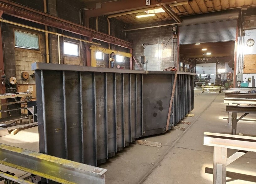 More Photos Of 154 N Cedar St, Hazleton Manufacturing For Sale
