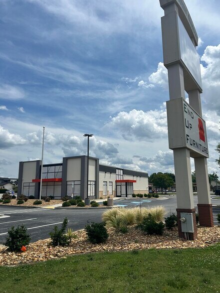 More Photos Of 1466 Woodruff Rd, Greenville Fast Food For Sale