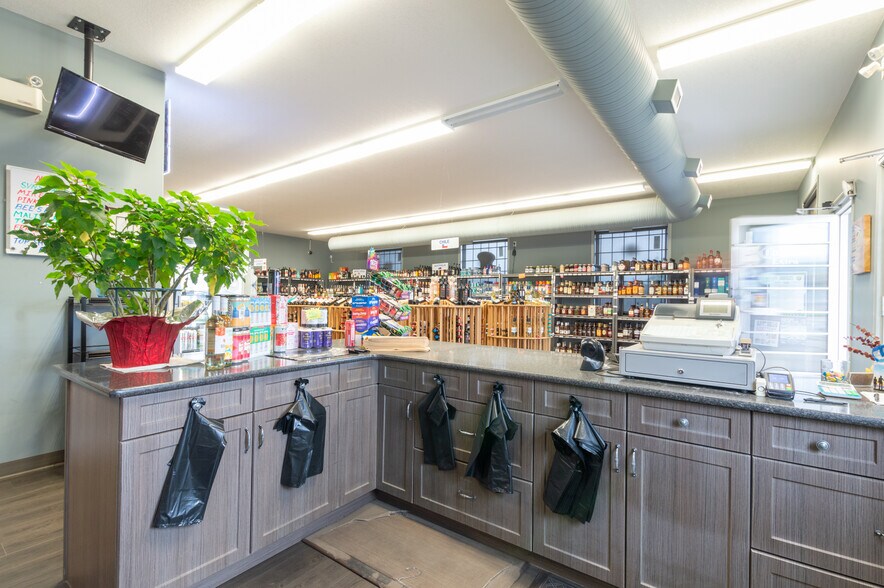 More Photos Of 5922 50 Ave, Stettler Storefront Retail Office For Sale