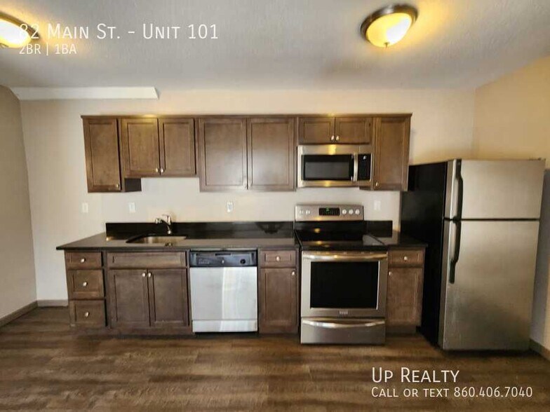 More Photos Of 82 Main St, East Hampton Apartments For Lease
