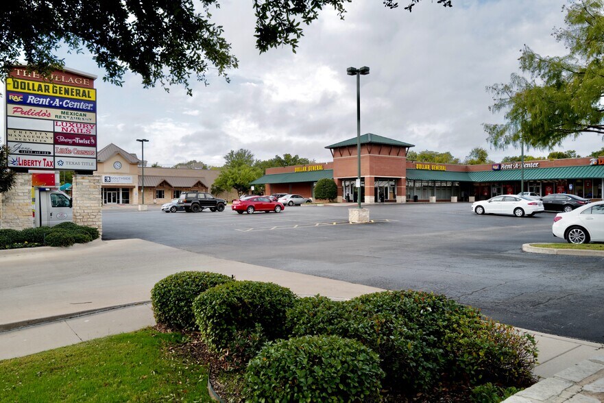 More Photos Of 300-318 S Main St, Weatherford Unknown For Lease