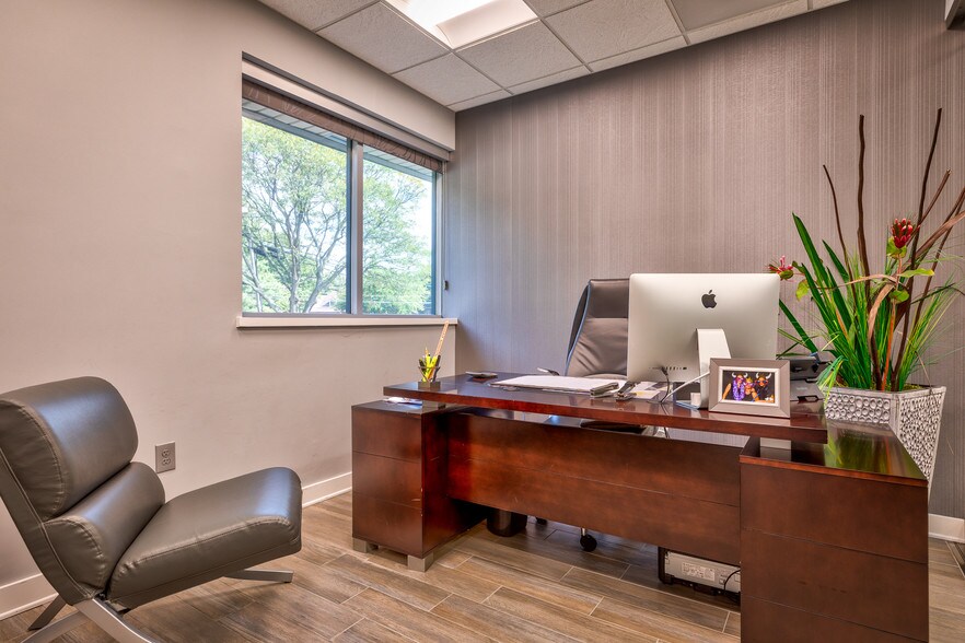 More Photos Of 130 Almshouse Rd, Richboro Medical For Sale