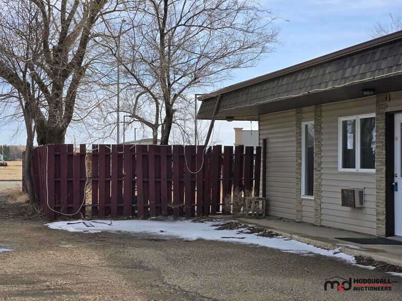 More Photos Of 775 W 5th Ave, Shaunavon Hotel For Sale