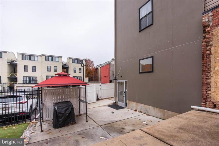 More Photos Of 317 W Franklin St, Baltimore Storefront Retail Office For Sale