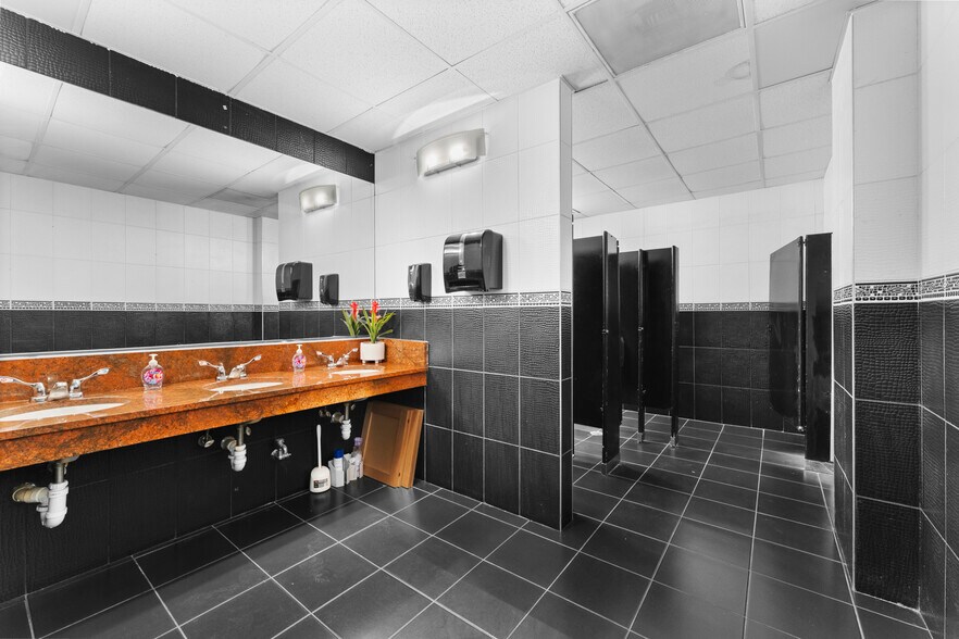 More Photos Of 7373 Comfort Inn Dr, Warrenton General Retail For Sale