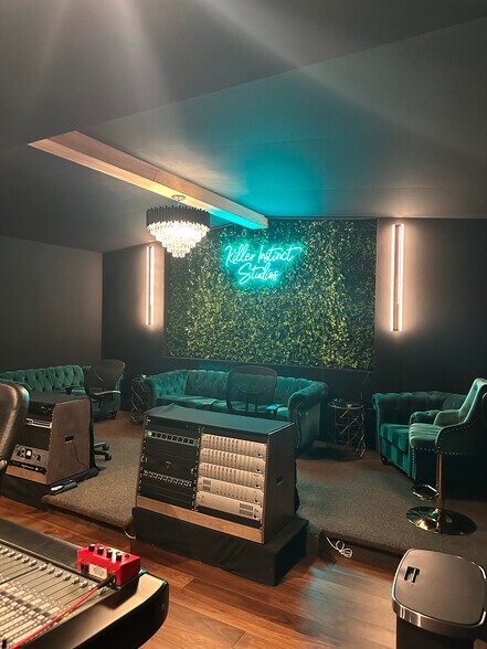 More Photos Of 5520-5522 Cahuenga Blvd, North Hollywood Freestanding For Sale