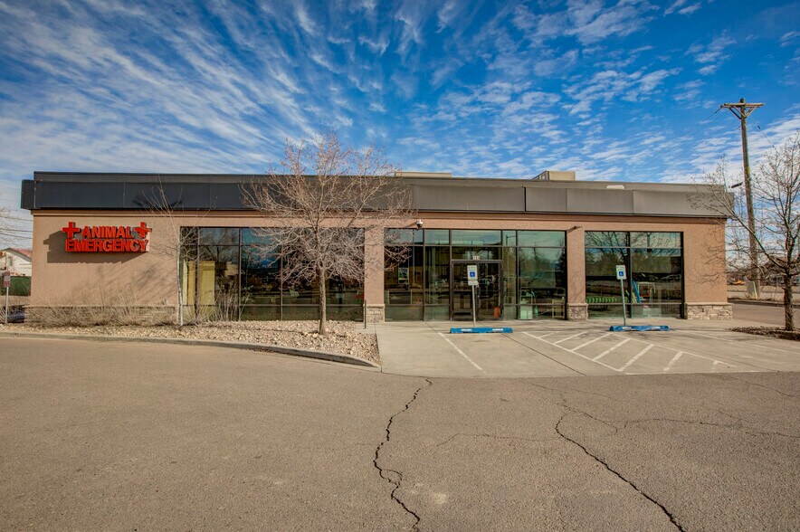 More Photos Of 104 S Main St, Longmont Veterinarian Kennel For Sale