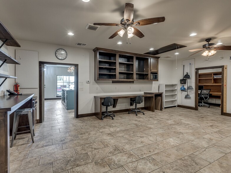 More Photos Of 113 E Broadway, Blanchard Storefront For Sale