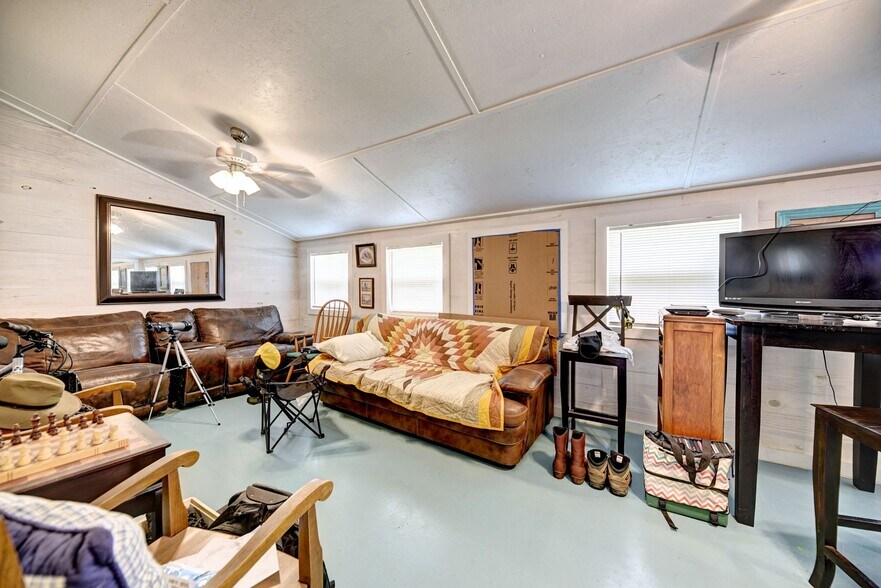 More Photos Of 2575 Old Mill Creek Rd, Brenham Specialty For Sale