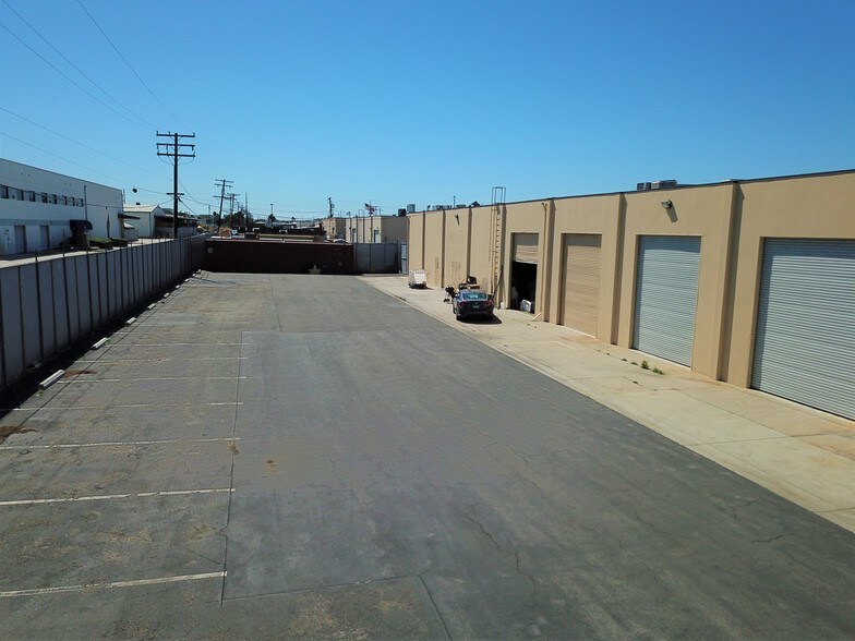 More Photos Of 175 E Freedom Ave, Anaheim Manufacturing For Lease