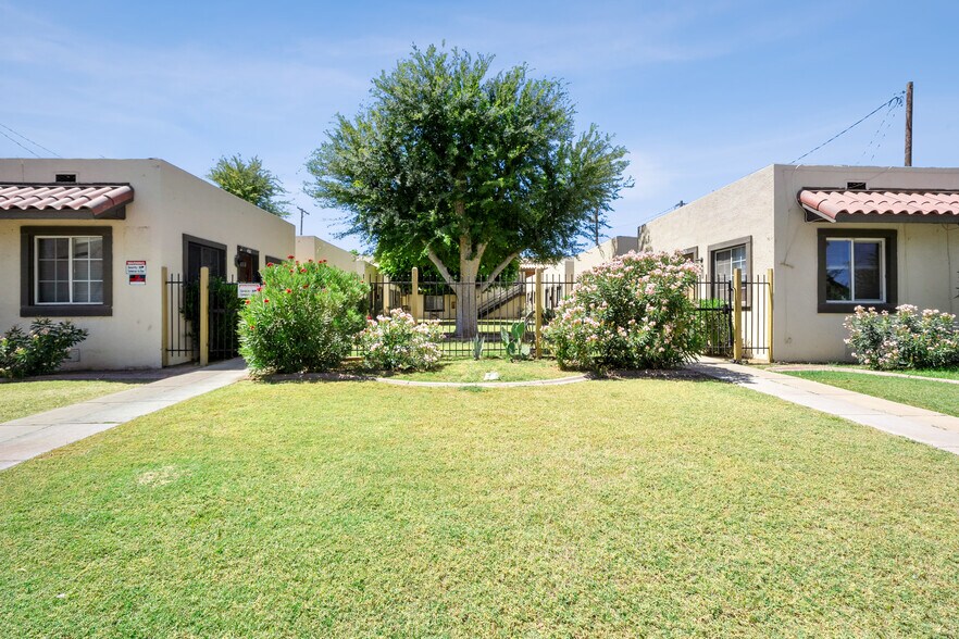 More Photos Of 476 H St, Brawley Apartments For Sale