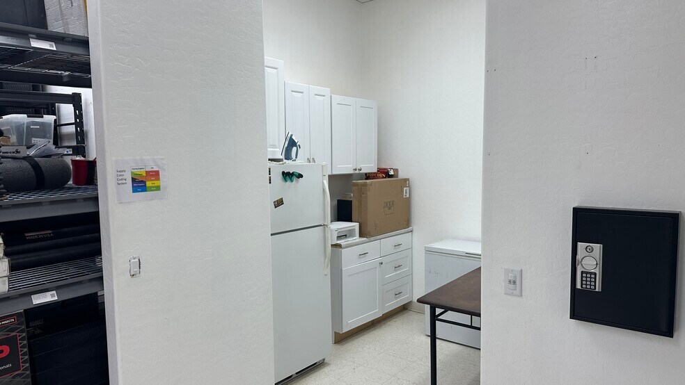 More Photos Of 3700 Industrial Loop, Show Low Manufacturing For Sale