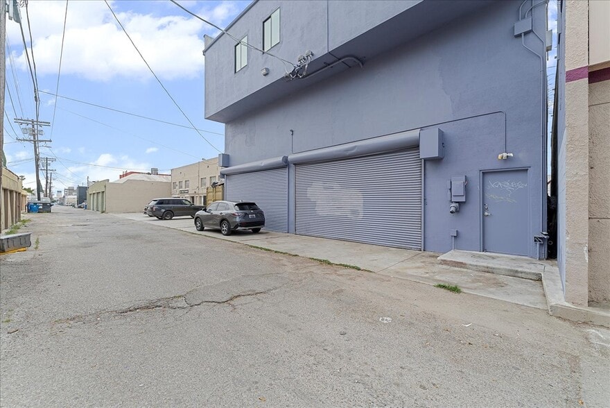More Photos Of 176 N La Brea Ave, Los Angeles Storefront Retail Office For Sale
