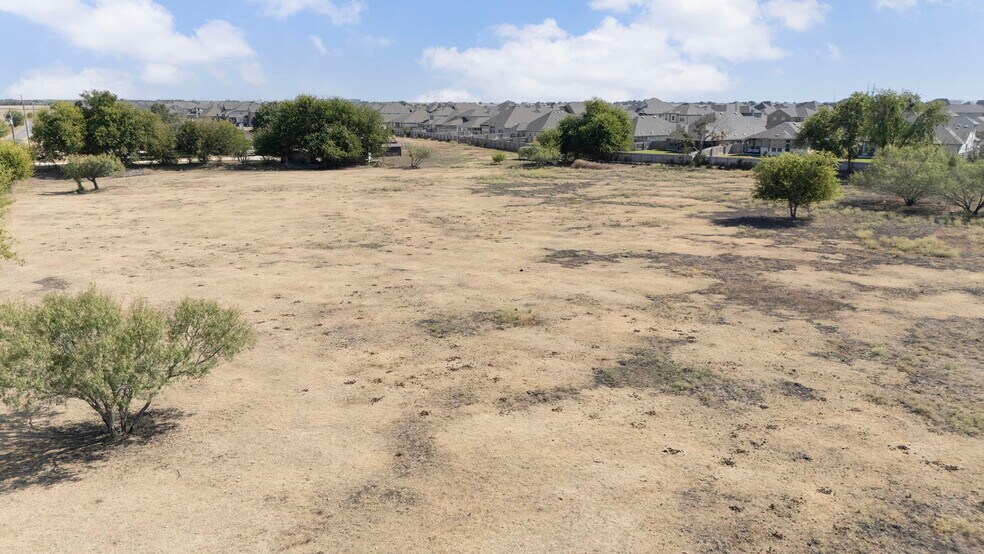 More Photos Of 900 County Road 132, Hutto Land For Sale