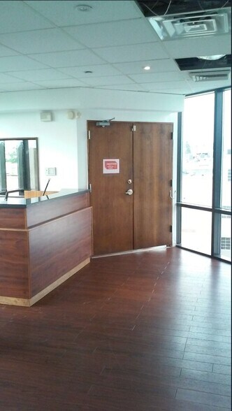 More Photos Of 930 Washington Ave, Miami Beach Office For Sale