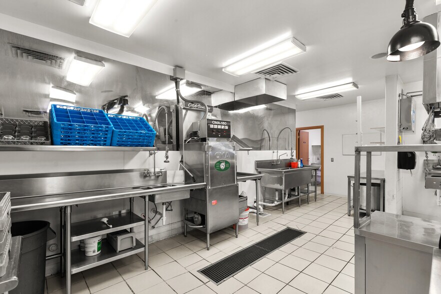 More Photos Of 7951 Hwy 35, Bigfork Restaurant For Sale