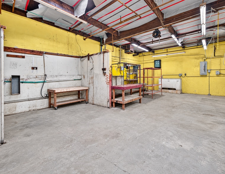 More Photos Of 8136 Lankershim Blvd, North Hollywood Warehouse For Sale