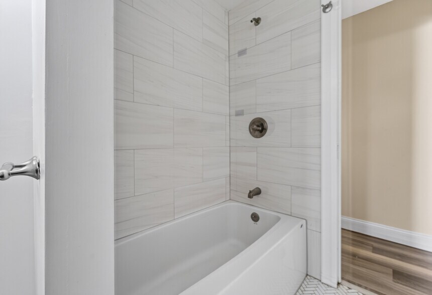More Photos Of 328 Western ave, Albany Apartments For Sale