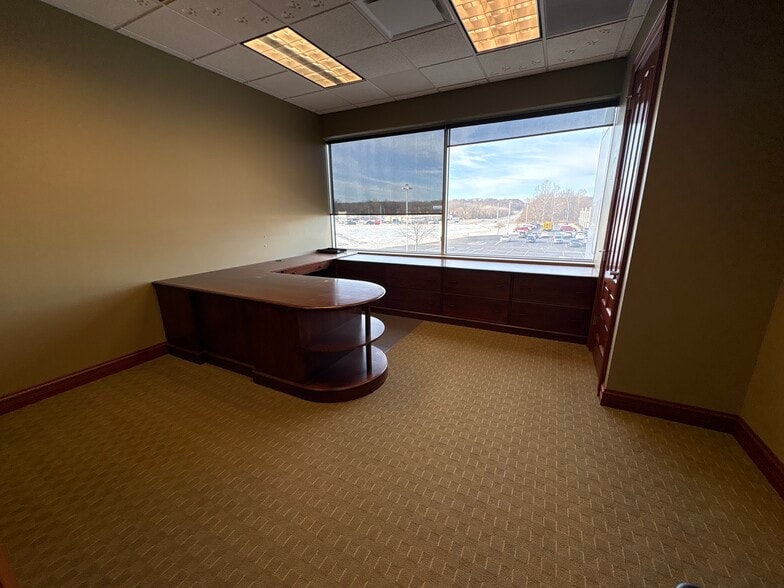 More Photos Of 3589 Sagamore Pky, Lafayette Office For Lease