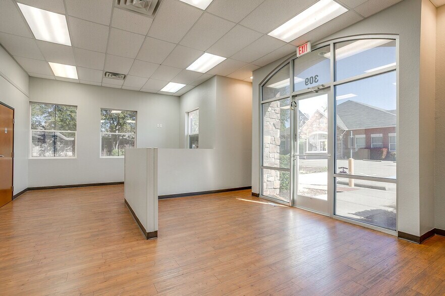 More Photos Of 12461 Timberland Blvd, Fort Worth Medical For Lease