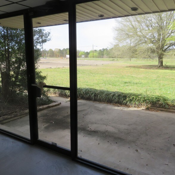 More Photos Of 2377 US Highway 52 S, Wadesboro Manufacturing For Lease