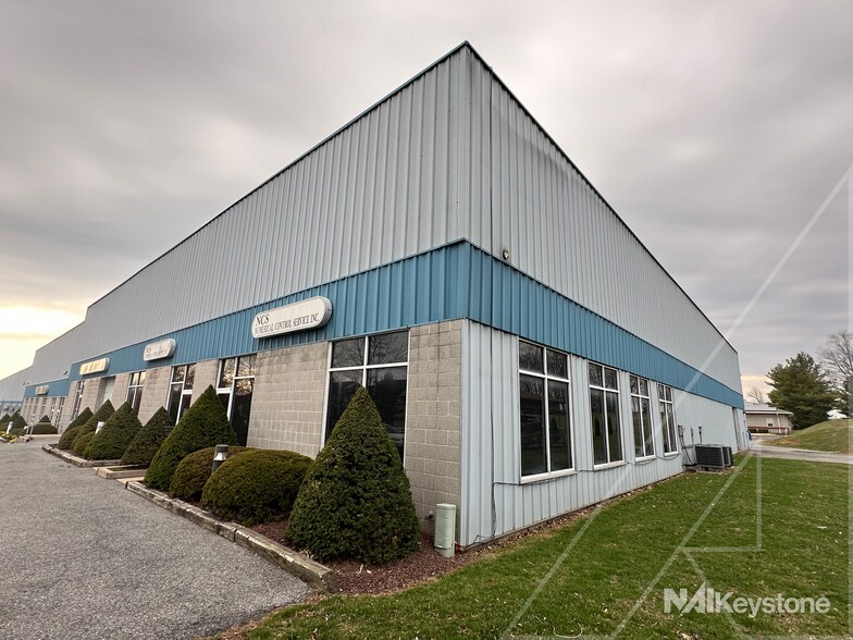 More Photos Of 1114-1124 Commons Blvd, Reading Flex For Sale