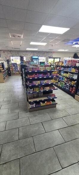 More Photos Of 939 S Alamo Rd, Alamo Convenience Store For Sale