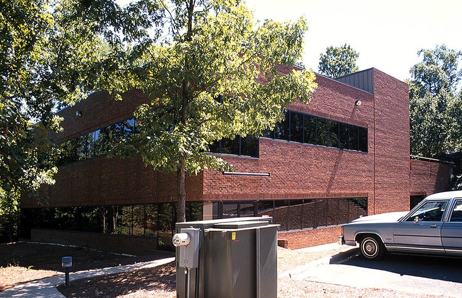 More Photos Of 3731 Latrobe Dr, Charlotte Office For Lease