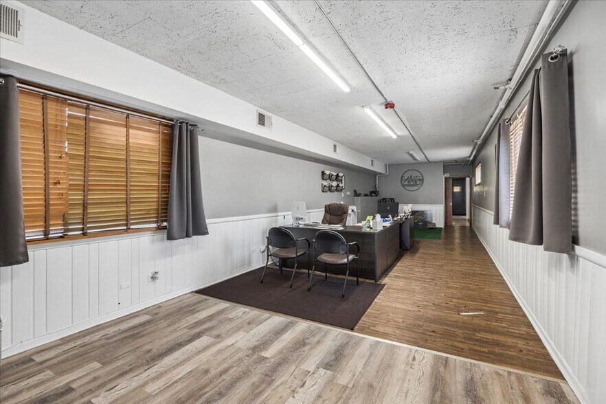 More Photos Of 10439 W Cermak Rd, Westchester Office For Sale