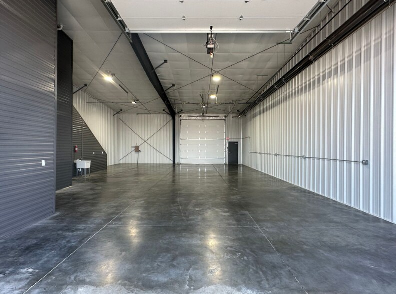 More Photos Of 3221 Pureview Ln, Billings Industrial For Lease