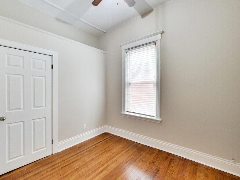 More Photos Of 443 Wentworth St N, Hamilton Storefront Retail Residential For Sale