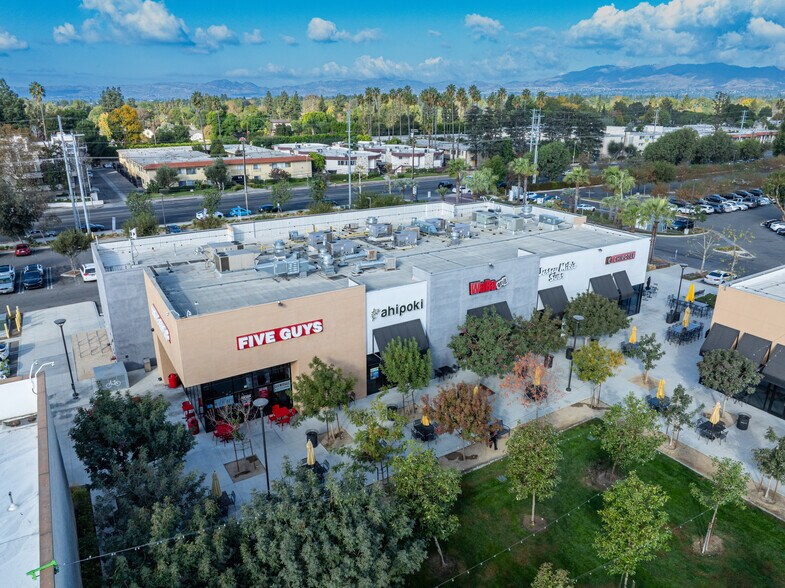 More Photos Of 8420-8440 Balboa Blvd, Northridge Storefront For Lease