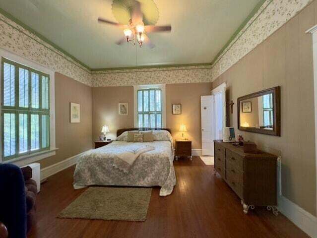 More Photos Of 924 Fillmore St, Corinth Hotel For Sale