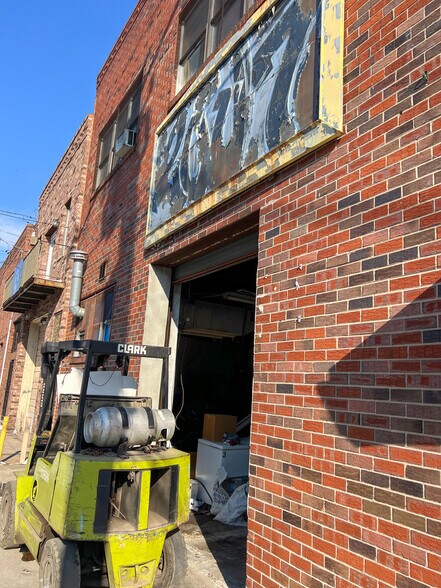 More Photos Of 2008-2010 S 13th St, Philadelphia Industrial For Sale