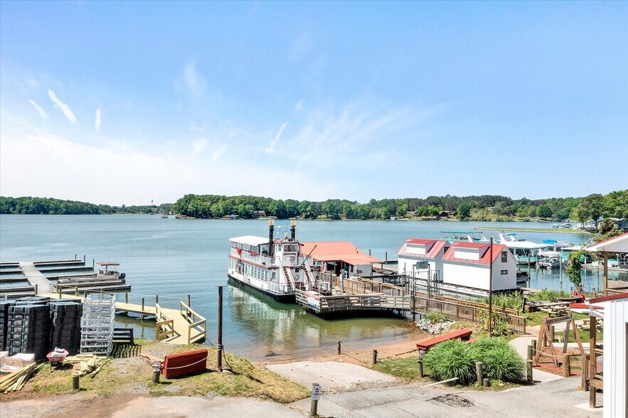 More Photos Of 3619 Airport Rd, Moneta Marina For Sale