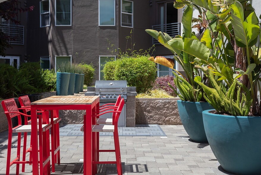 More Photos Of 6399 Christie Ave, Emeryville Apartments For Lease