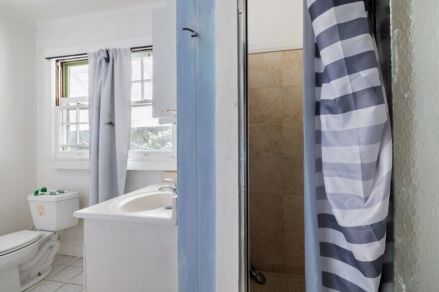 More Photos Of 1637 Kewalo St, Honolulu Apartments For Sale