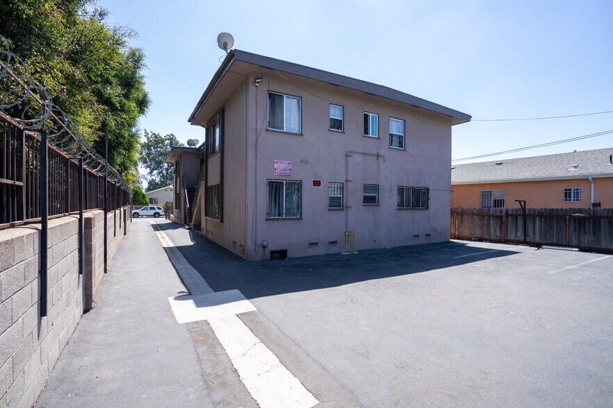 More Photos Of 1433 E 61st St, Los Angeles Apartments For Sale