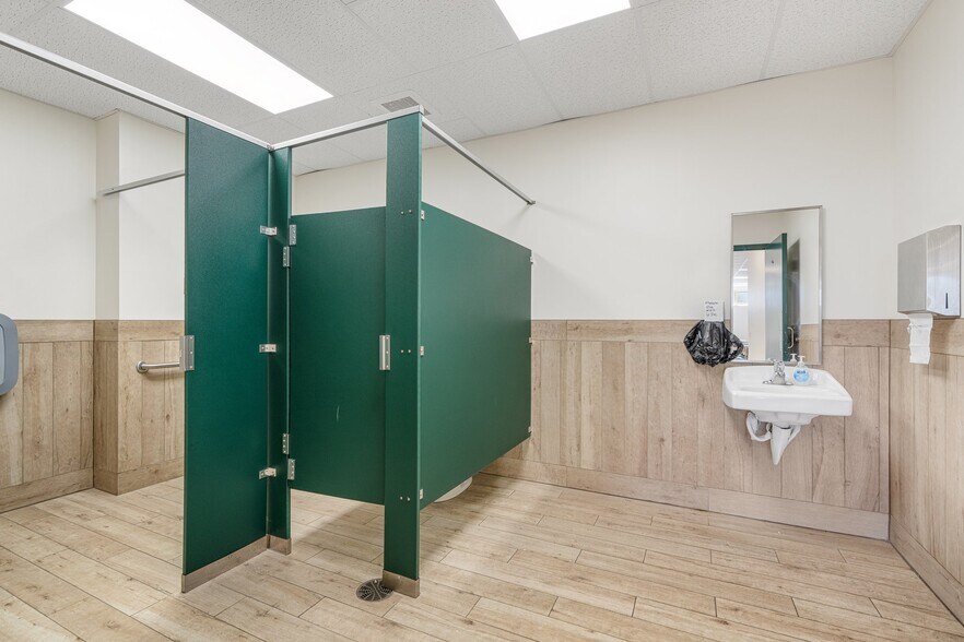 More Photos Of 111 N Broadway, Wind Gap Freestanding For Sale