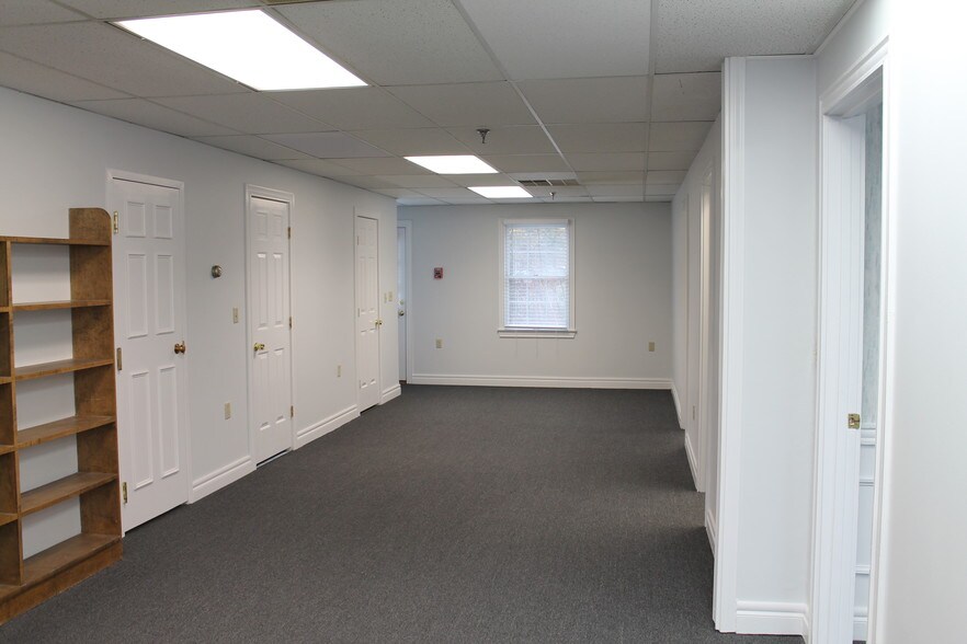 More Photos Of 285 Littleton Rd, Westford Office Residential For Lease