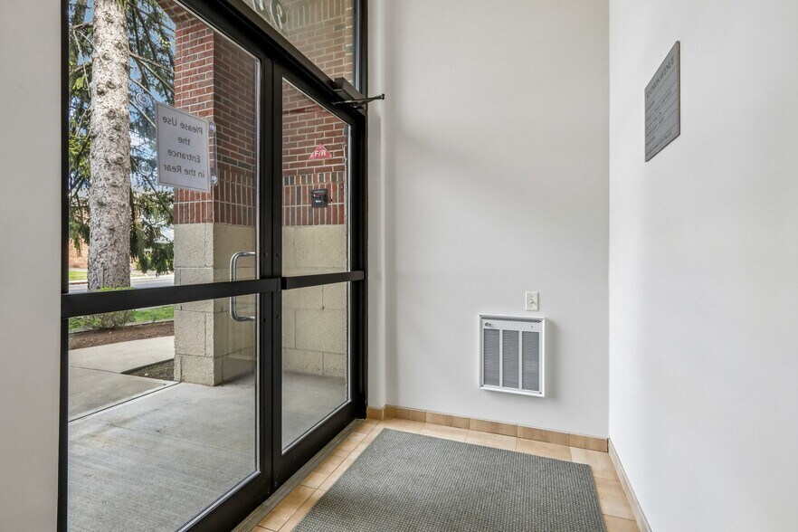 More Photos Of 92 Union Ave, Cresskill Office For Sale