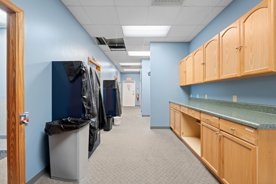More Photos Of 1481 Dean Forest Rd, Savannah Medical For Lease