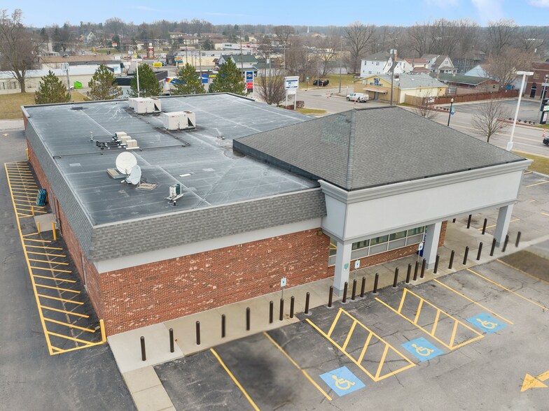 More Photos Of 11801 N Saginaw St, Mount Morris Freestanding For Sale