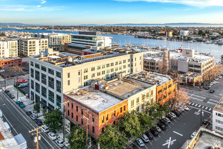 More Photos Of 140-160 Franklin St, Oakland Office For Lease