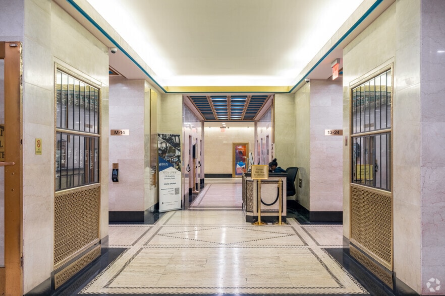 More Photos Of 225 Broadway, New York Office For Lease