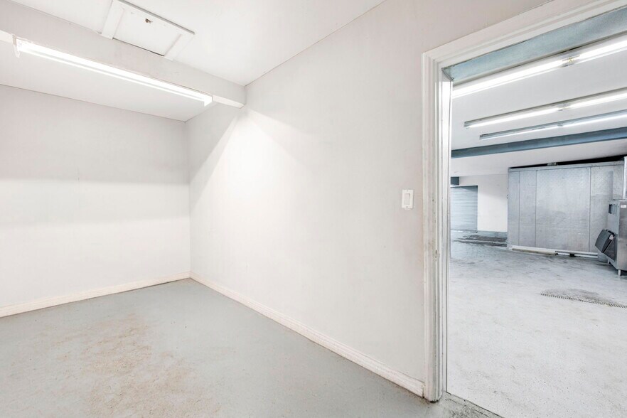 More Photos Of 11316-11318 S Vermont Ave, Los Angeles Storefront For Sale